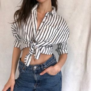 URBAN OUT FITTERS SIZED M TIE TOP